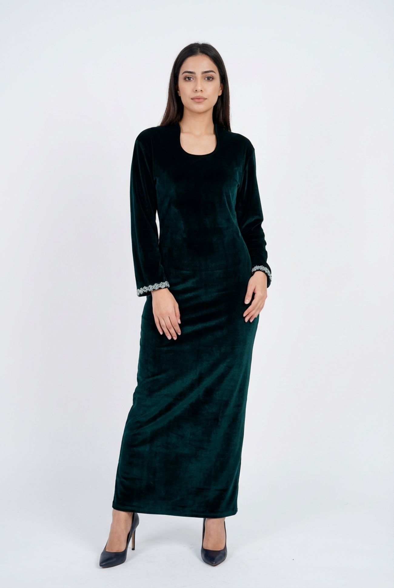Elegant Green Velvet Jellabiya – Wide & Luxurious Style