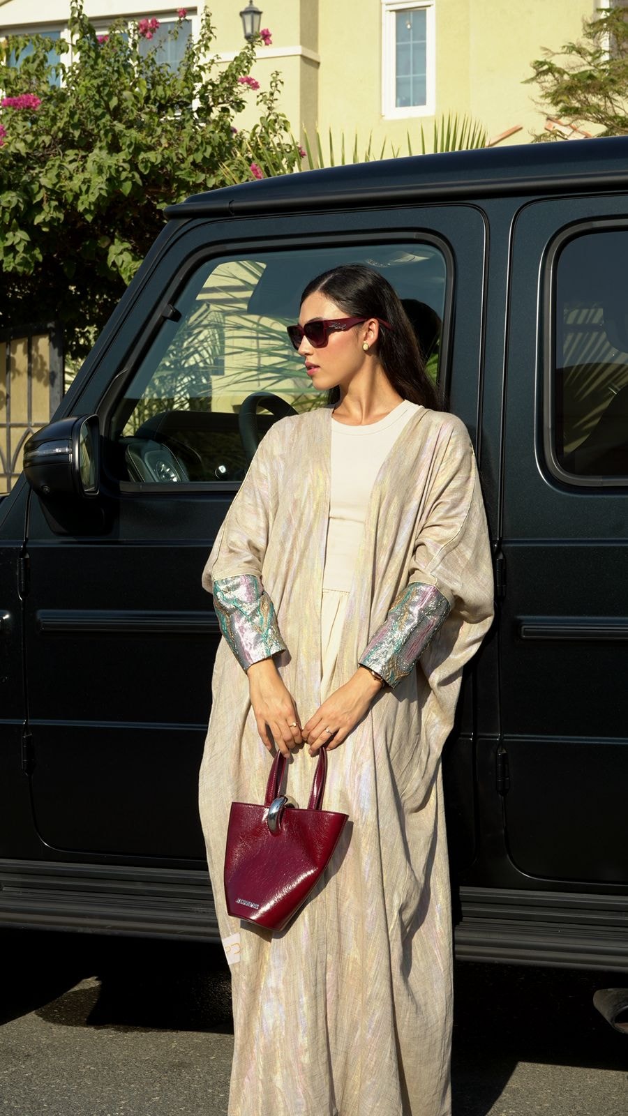 Iridescent Beige Linen Abaya