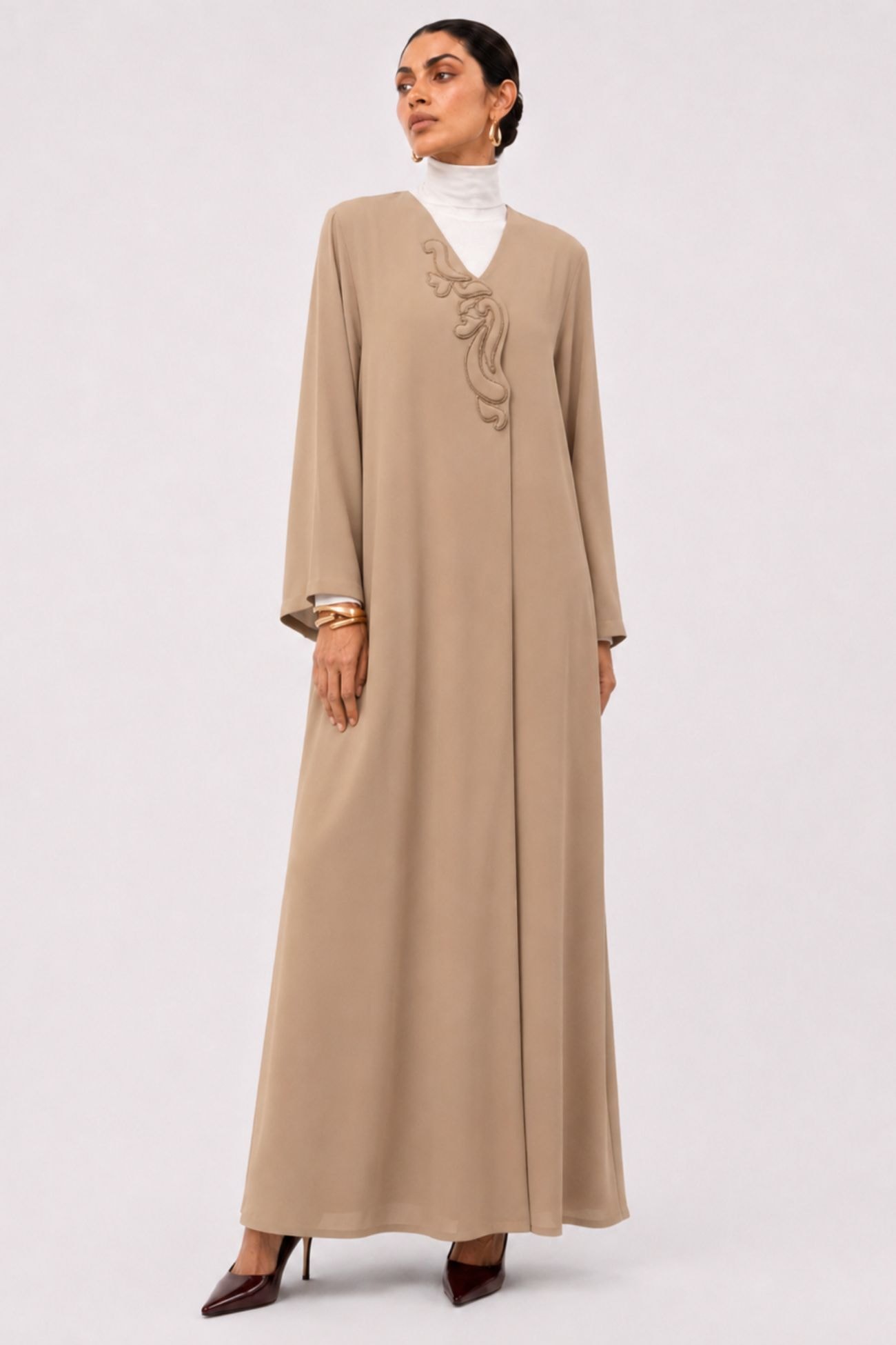 EMERIE - Paisley-Embossed Straight Abaya