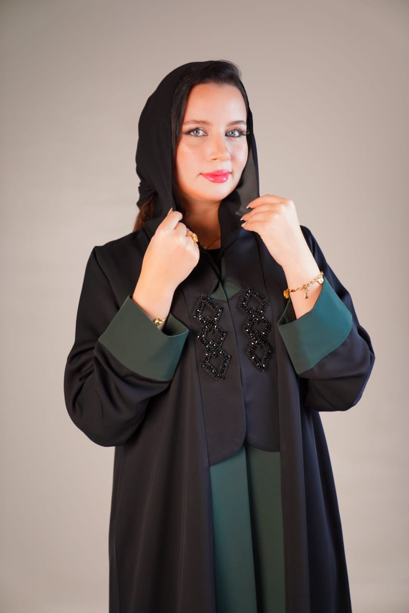 Emerald Grace Hooded Abaya — Black 2