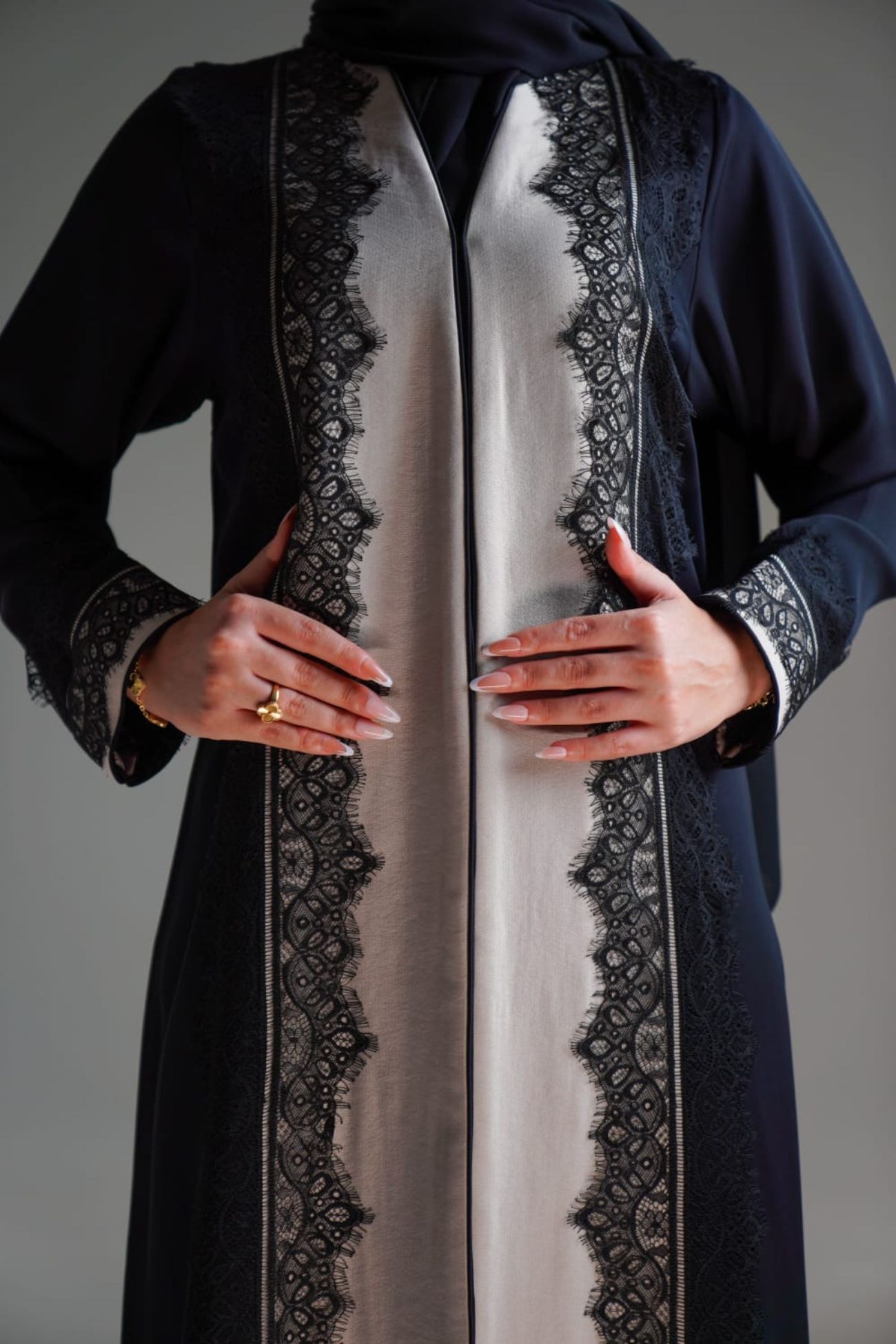 Lace Étoile Abaya