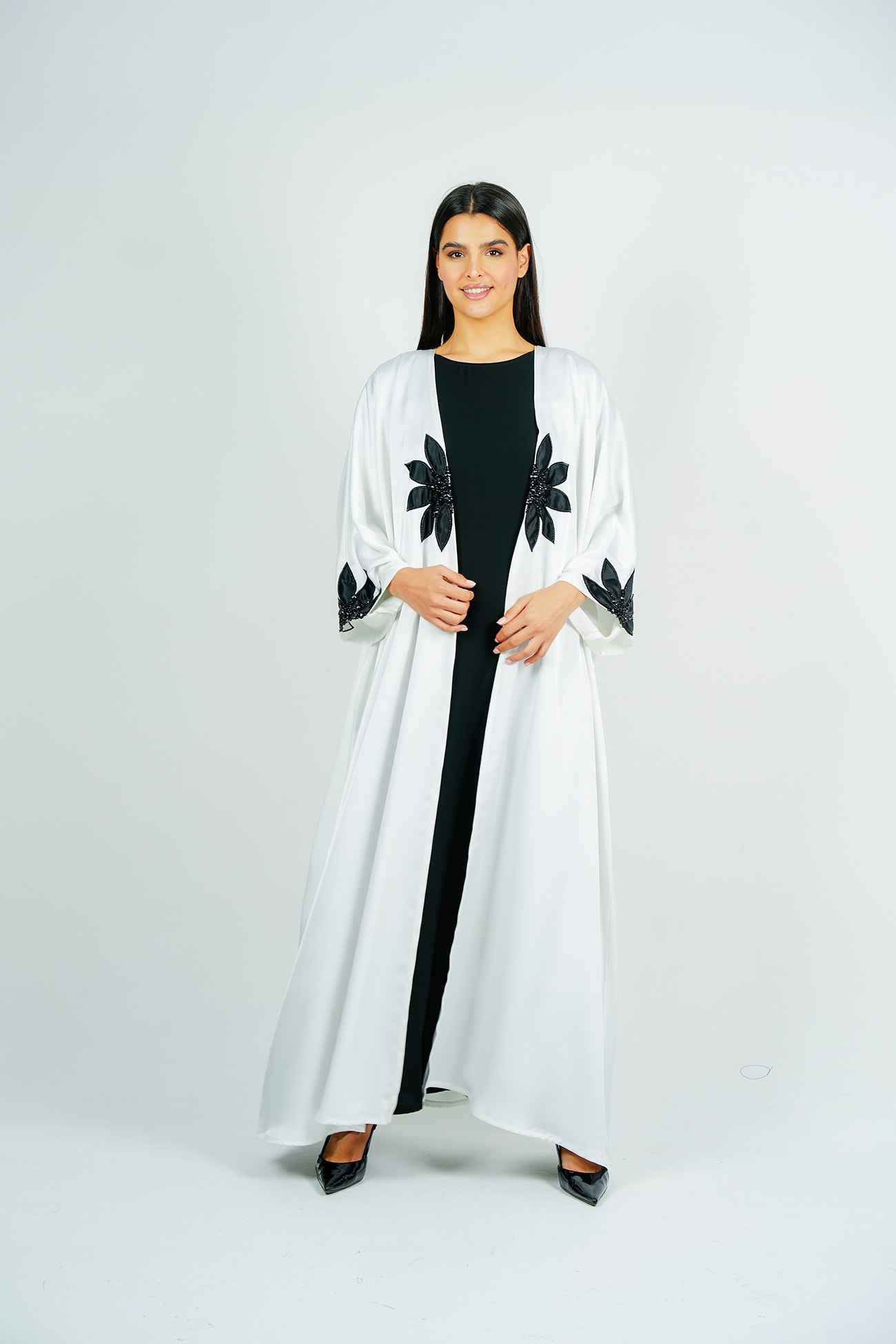 Black-R-202619